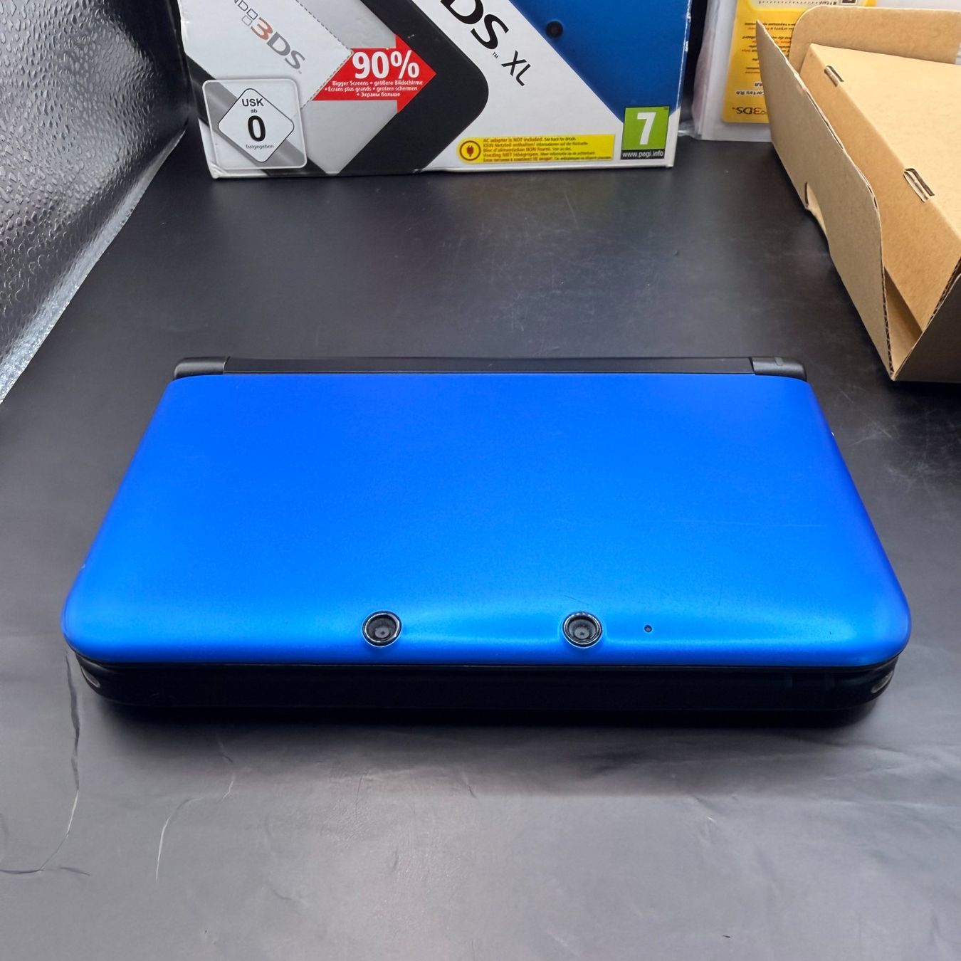 Nintendo Console: Nintendo 3DS XL Blau mit OVP – Usato da Düdingen venduto da Nerdworld 6