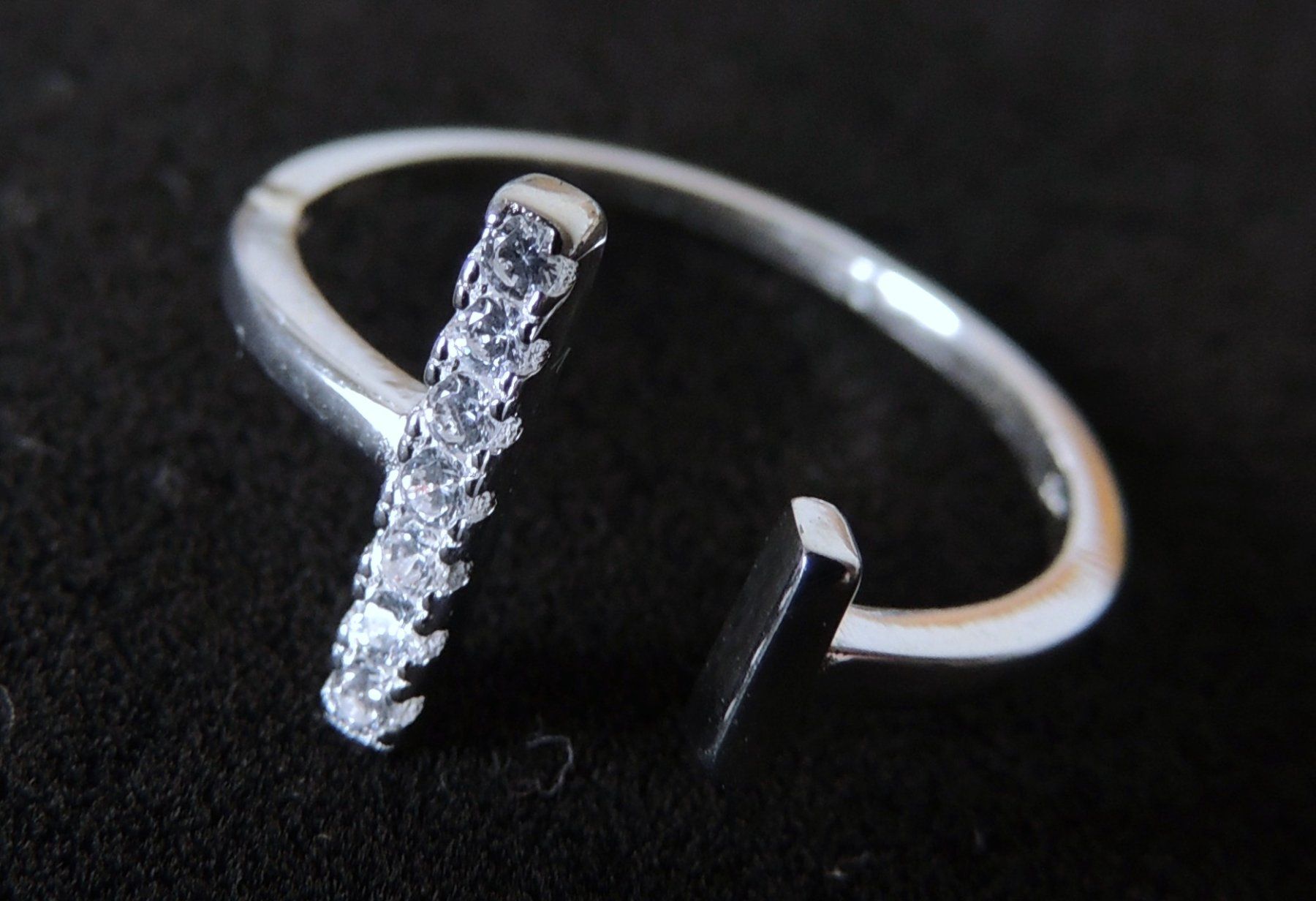 Anelli: Silber 925 Fingerring mit Zirkonias – Nuovo e nell'imballaggio originale da Waldenburg venduto da schaller707