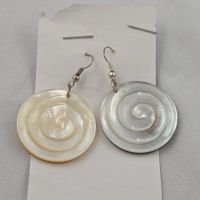 Perlmutt Ohrringe Muschelschale Spiraldesign Rund neu (548)