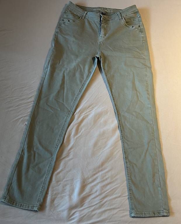 Jeans: grüne Jeans Hose – Usato da Trub venduto da elinschleiderschrank 1