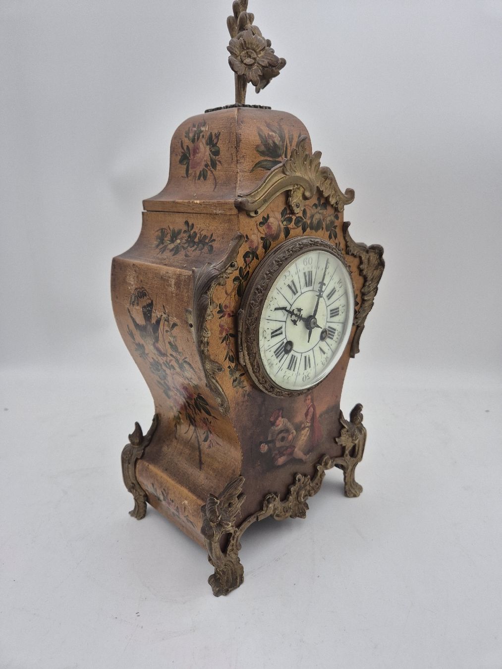 Orologi da terra & Orologi da parete: Charmante pendule ancienne décorée – Usato da Chambrelien venduto da Zebz 4