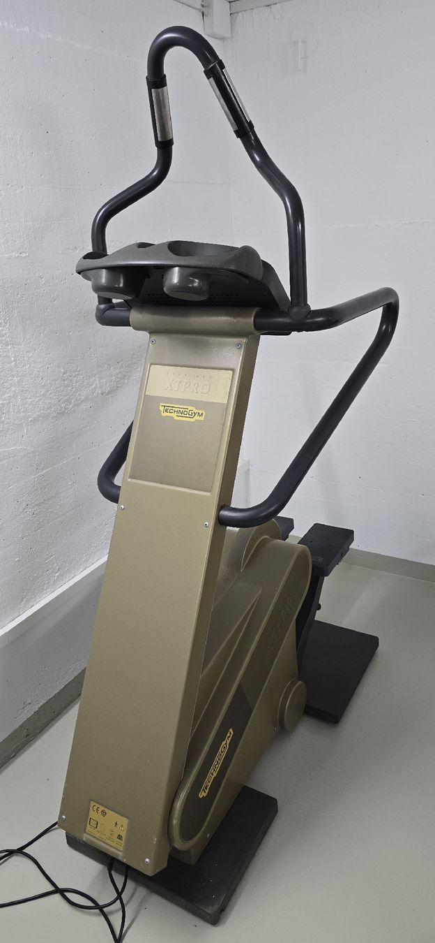 Hometrainer: XTPRO STEP 600 Crosstrainer gebraucht  – Gebraucht aus Utzenstorf von Saxigeorge
