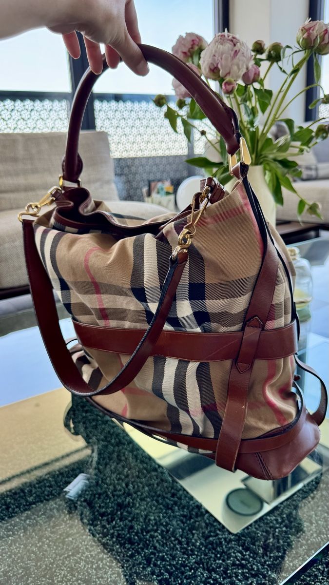 Burberry Borse da donna: Burberry Check Hobo Bag – Usato da Dübendorf venduto da Pink.Blue 9