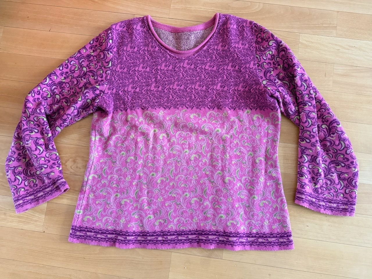 Maglioni & Felpe: Baumwollpullover mit schönem  Muster, Gr. M – Usato da Winterthur venduto da 1956ingi 1