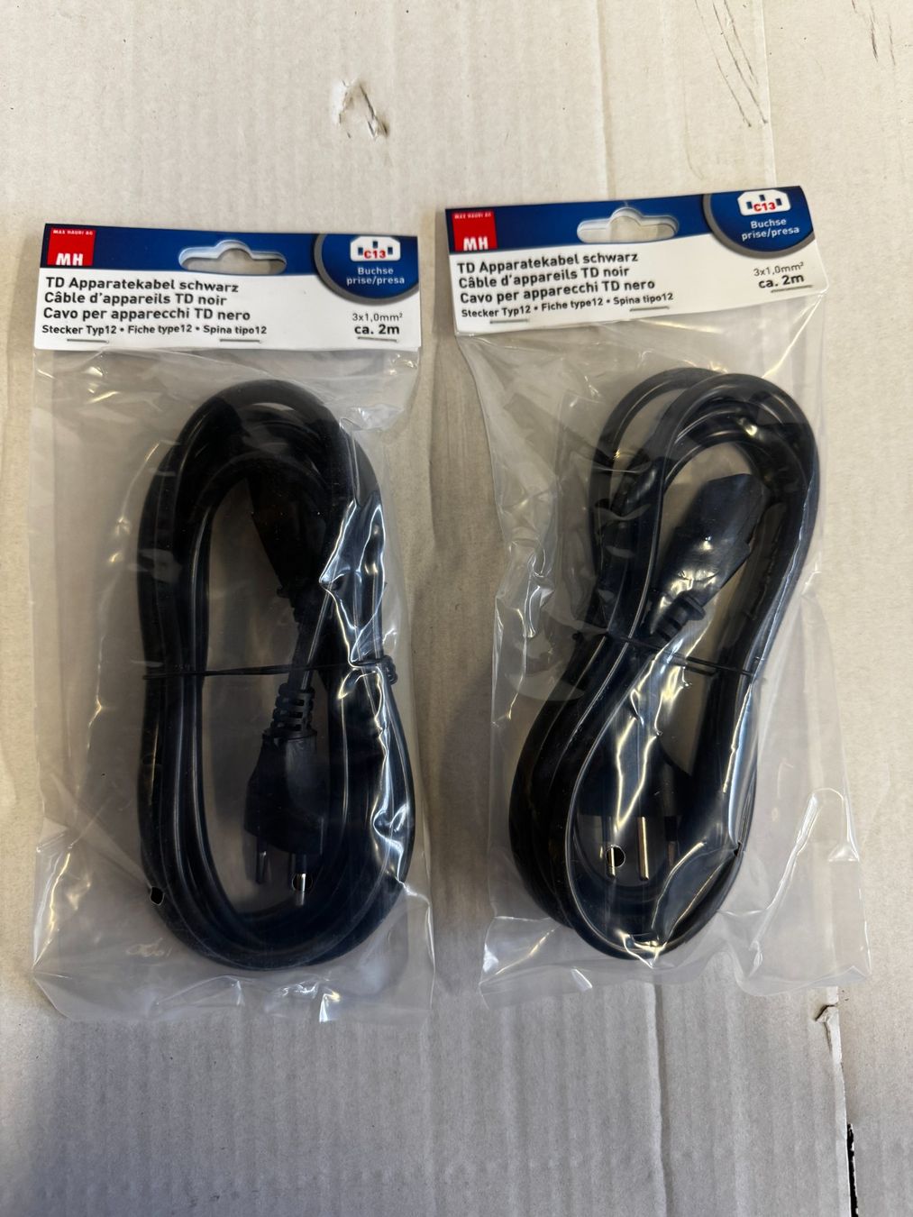 Kabel: 2er Set 2m Gerätekabel (A220) – Neu und originalverpackt aus Däniken SO von Profog1