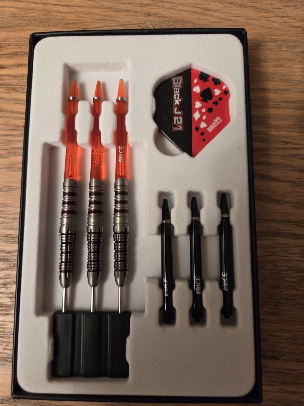 Dart: Darts Black J21 – Neu (gemäss Beschreibung) aus Engelberg von ursdemar89 1