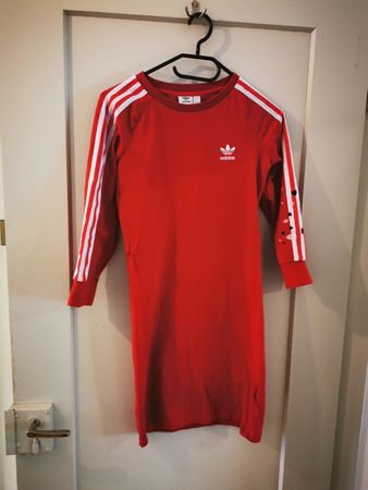 Adidas Kleid, rot, Gr. 36, sportlich-schick für den Herbst!