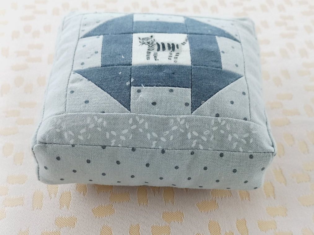 Cuscini: Süsse Tiger Nadelkissen, Handarbeit, Patchwork – Nuovo e nell'imballaggio originale da Winistorf venduto da acreativ2 1