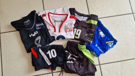 Matchworn Kleidung Shirts und Hosen Volleyball und Unihockey