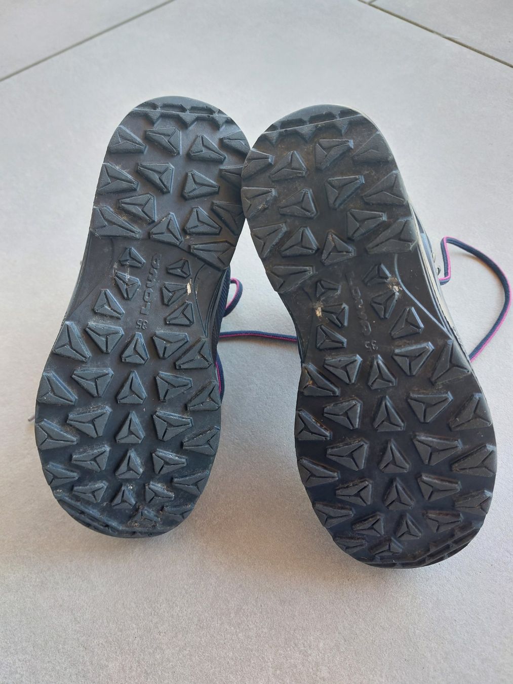 Lowa Scarpe per ragazzi: Lowa Wanderschuhe Gr.35 – Usato da Adligenswil venduto da s.gloggner 1