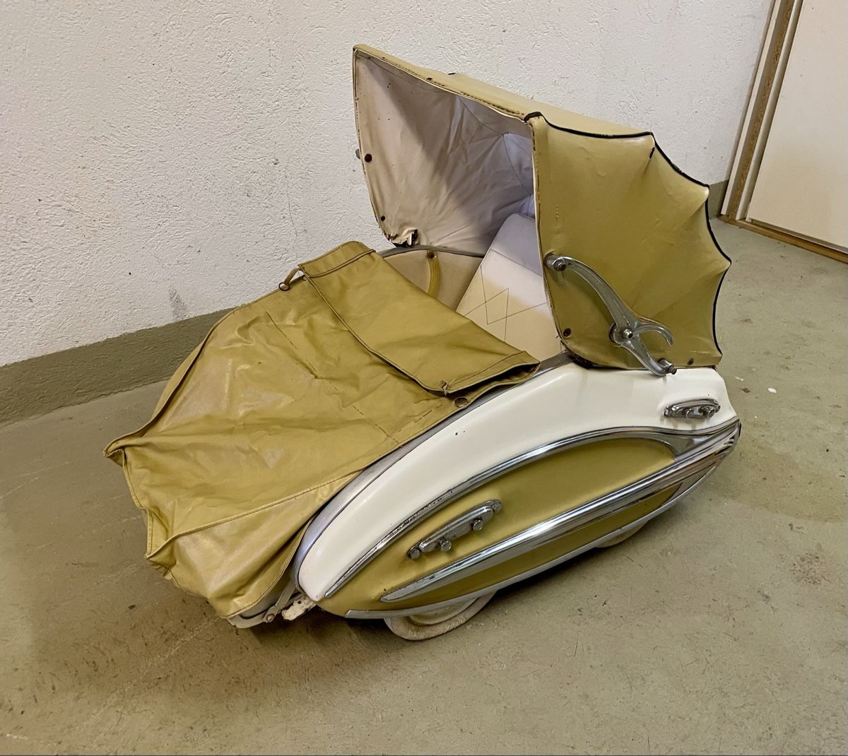 Carrozzine: Kinderwagen Royal Eka 50er Jahre  – Usato da Zofingen venduto da aninrenas 2
