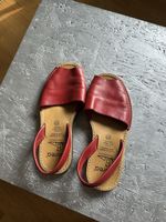 Rote Schuhe aus Mallorca