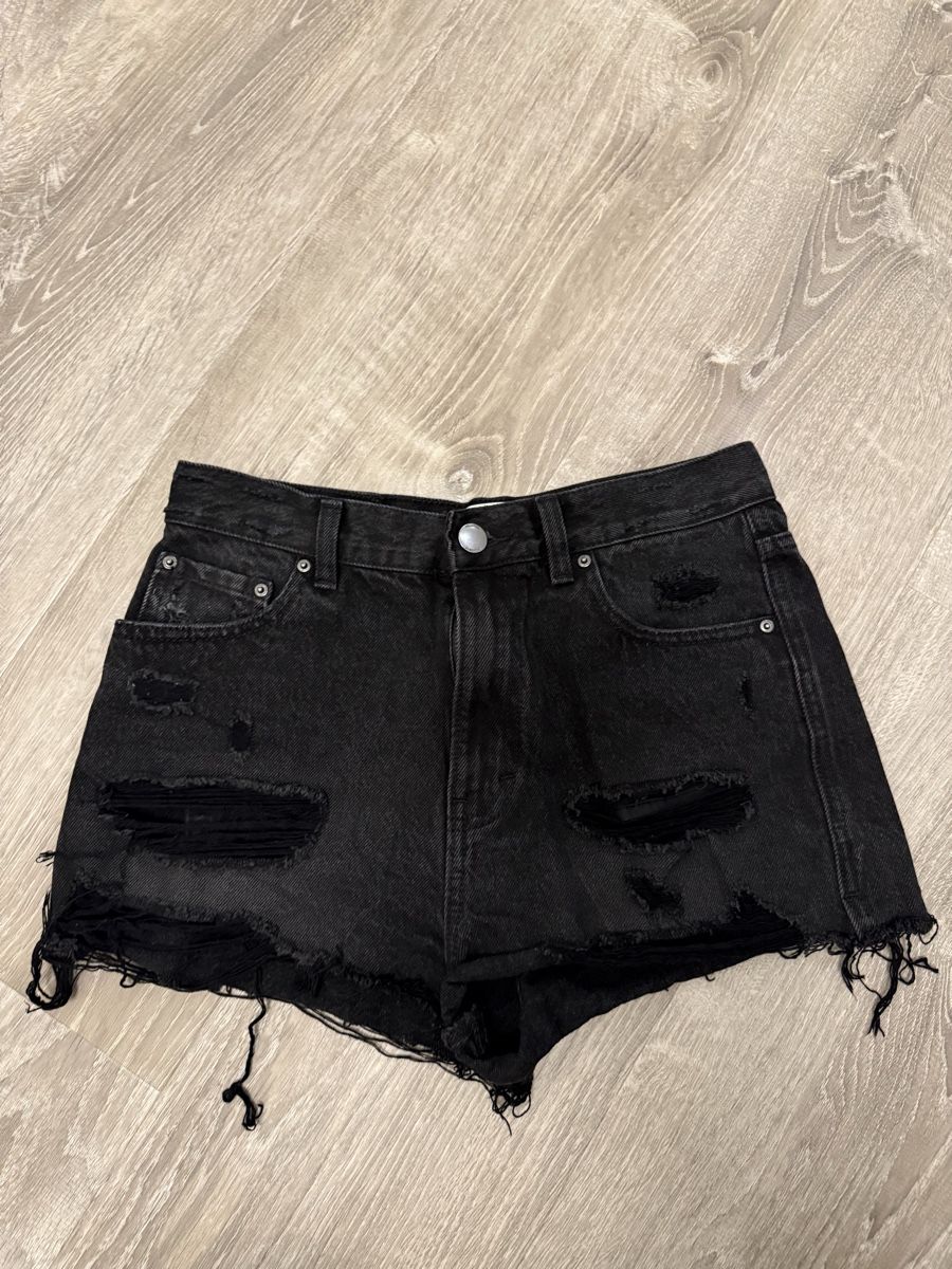 Pull&Bear Jeans: Pull&Bear Jeansshorts schwarz Grösse 36 – Neuf (Voir description) à Frauenfeld par sharonhabrik