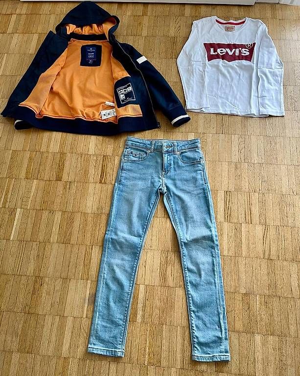 Lotti & Set di vestiti: Kinderkleider Tom Tailor, Tommy Hilfiger, Levi's – Usato da Zürich venduto da giovannisp 1