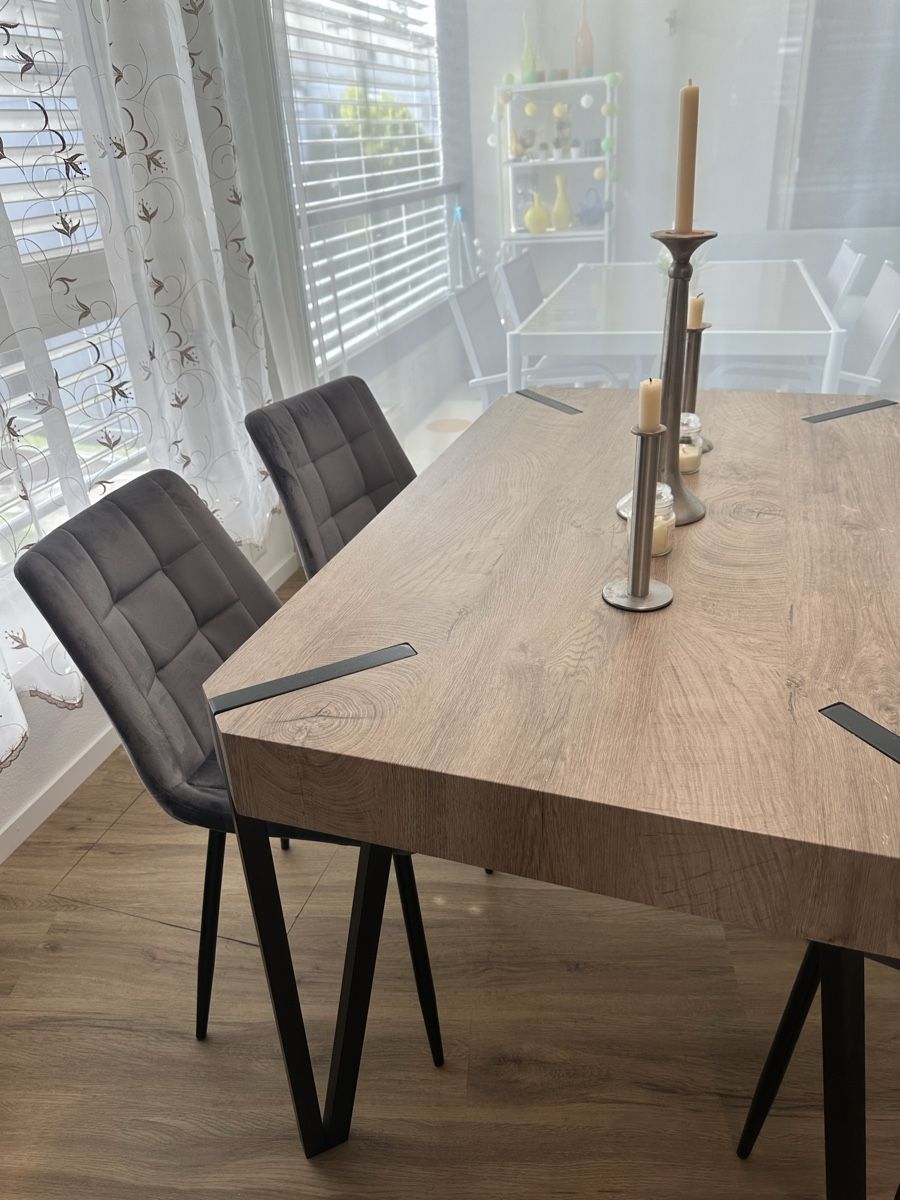 Set de table et chaises: Dining Table with 4 Chairs, Oak Look, Good Condition – D'occasion à Zürich par NYDDYN 2