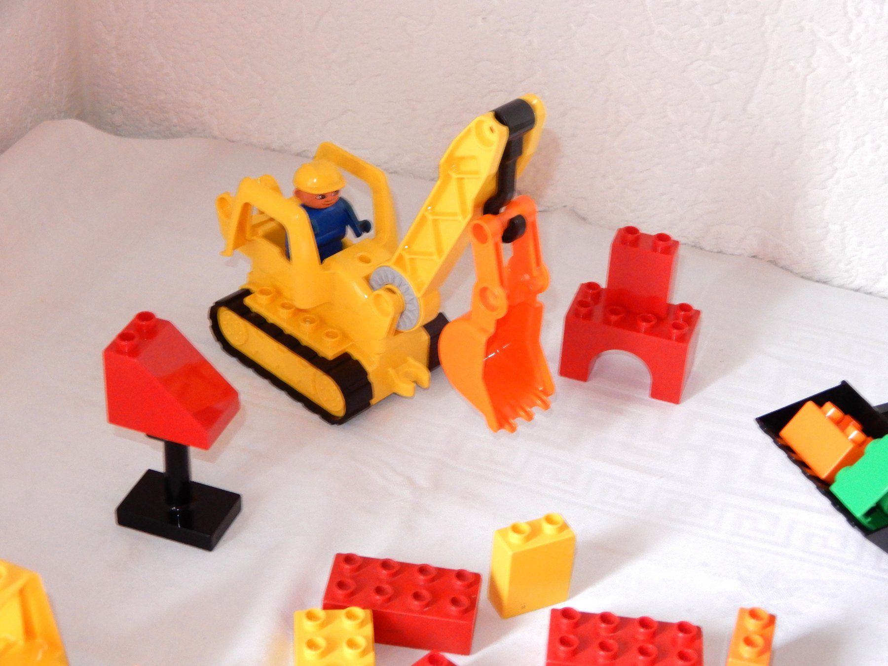 Lego Kit di costruzioni: Lego Duplo Baustelle Frontlader, Raupe mit Schaufel,Bagger – Usato da Senèdes venduto da tintinette43 4