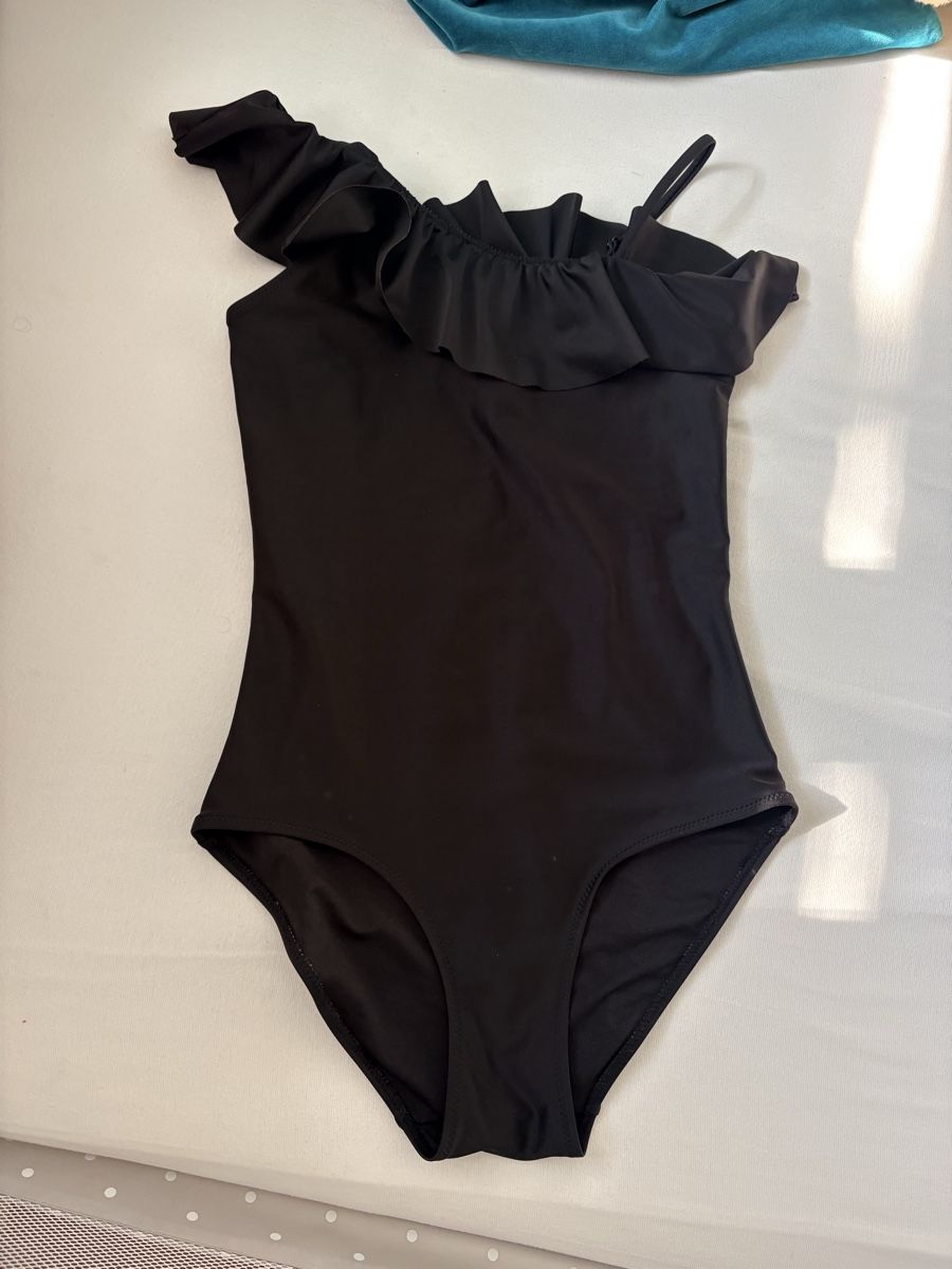 H&M Maillots de bain: Badeanzug H&M Schwarz Grösse 146/152 – D'occasion à Münchenstein par Miresolese