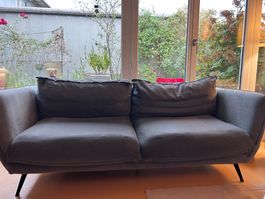 Sofa 2-Sitzer grau Stoffbezug gebraucht 190 cm breit