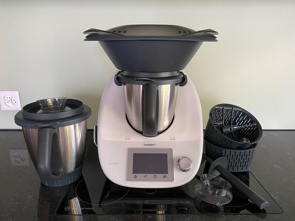 Thermomix TM5 mit 2. Topf, Cook-Key und Kochbücher mit Chip | Kaufen ...