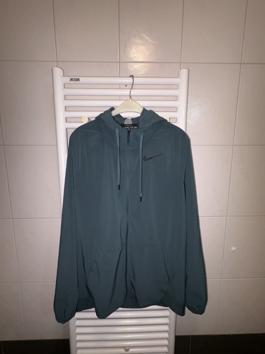 Nike Vestes: NIKE PRO Running veste – Neuf (Voir description) à Belfaux par Thoma.St