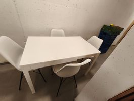 Table et 4 chaises