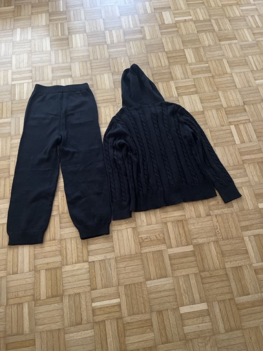 Completi & Tailleur: Damen Strick Set schwarz mit Kapuze – Nuovo (secondo la descrizione) da Grüningen venduto da liliane.tebane 1