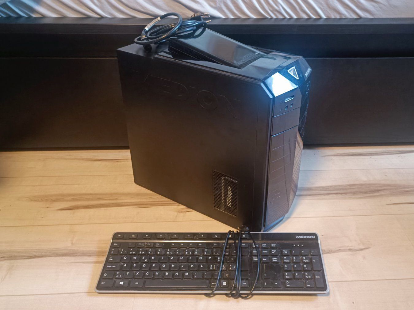 Medion PC: Medion Akoya E2040 D Multimedia PC – Usato da Oberuzwil venduto da Mike-Gubler