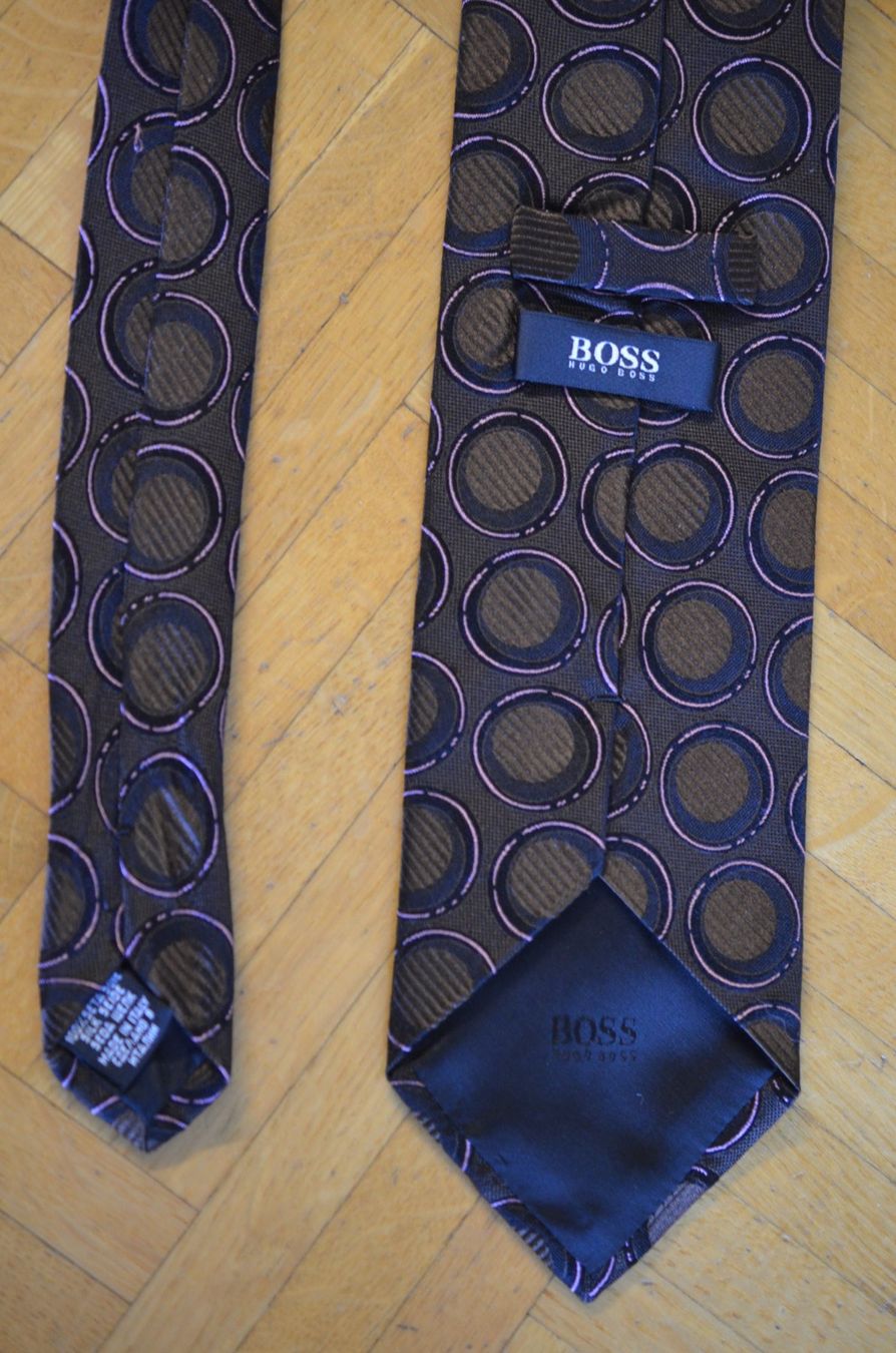 Hugo Boss Cravatte: Cravate Boss en soie 7.5x9cm – Usato da La Croix (Lutry) venduto da OMEGA07 1