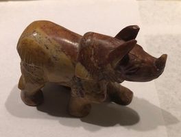 Kleine, ältere Nashorn Figur aus Stein, ev. Speckstein