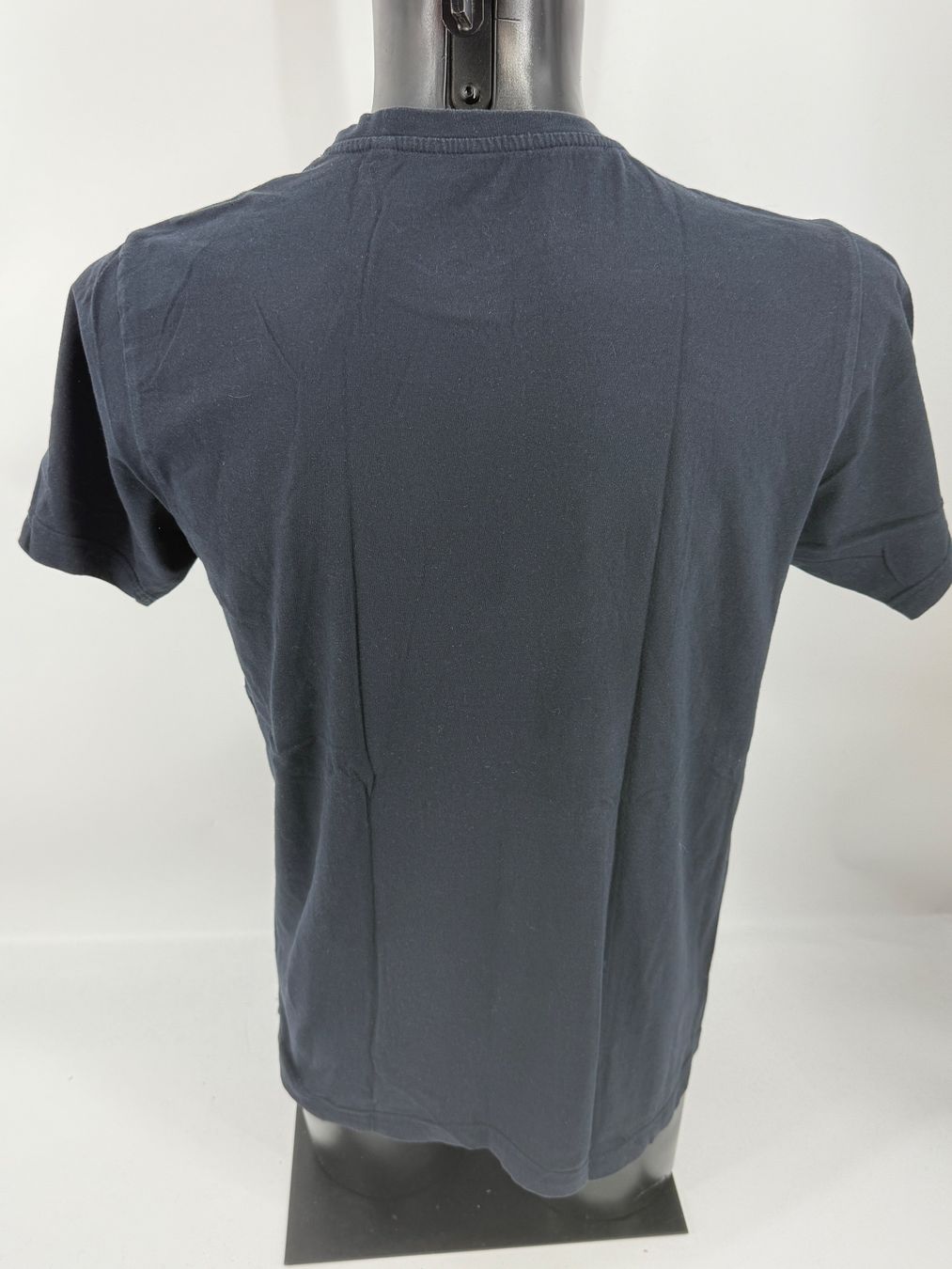 T-shirt: Basic Shirt Gr. M marine blau – Usato da Auenstein venduto da moin. 1