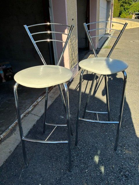 Chaises hautes: Lot de 2 chaises de bar design – D'occasion à Pully par Claile 1