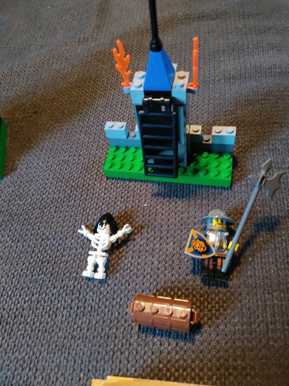 Lego Kit di costruzioni: LEGO Ritterburg Set 6094 & 4817 – Usato da Fideris venduto da VonRiva86 4