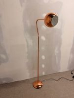 Elegante Stehlampe Kupferfarbig aus Metall, Stehleuchte