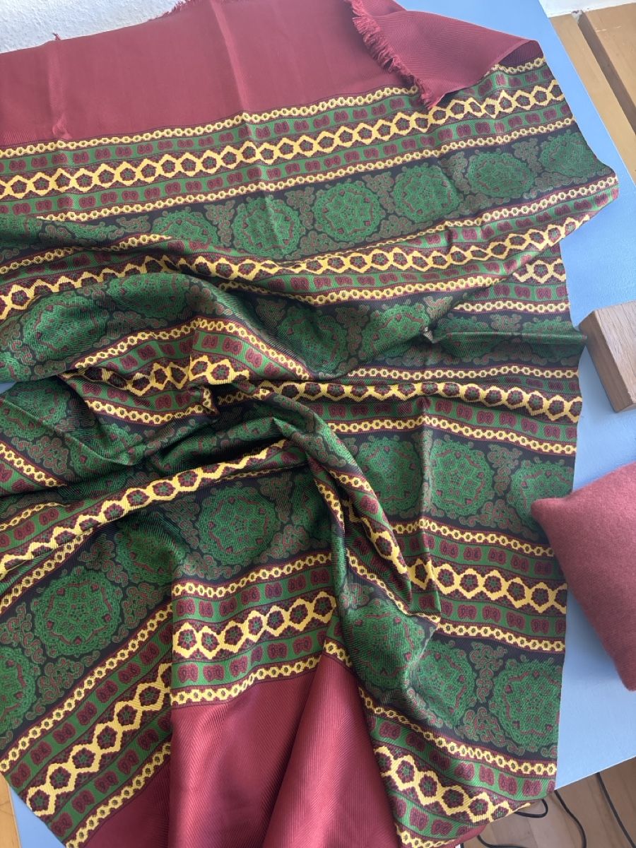 Foulards, Tücher & Schals: Seidenschal vintage  – Gebraucht aus Zürich von linfri