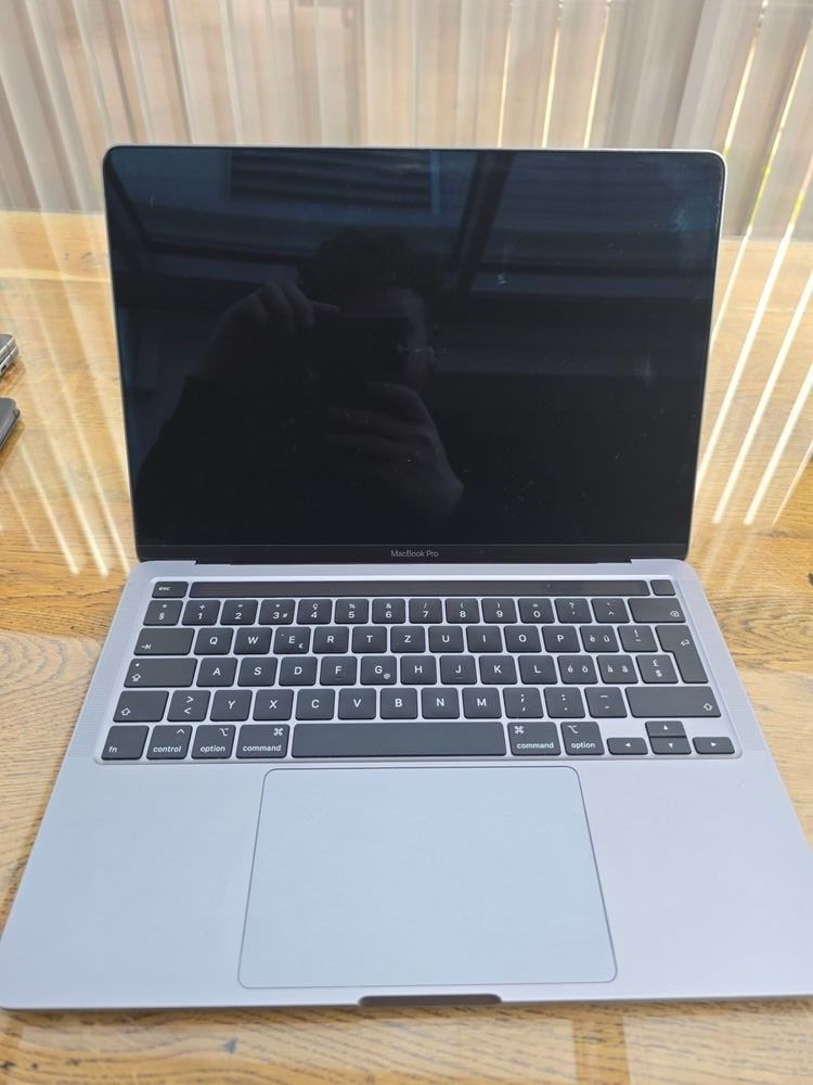 Apple Portables: MacBook Pro 13-inch 2020 Intel – D'occasion à Obfelden par HelloRicardo10