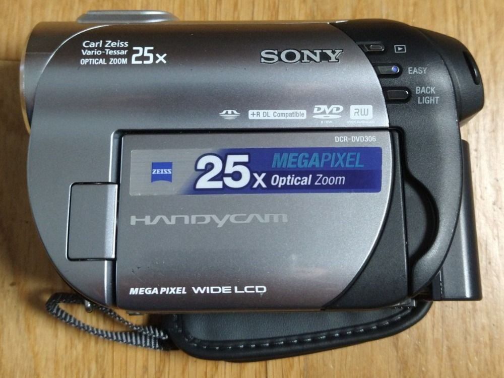 Sony Handycam DCRDVD306E inkl. DVDs Kaufen auf Ricardo