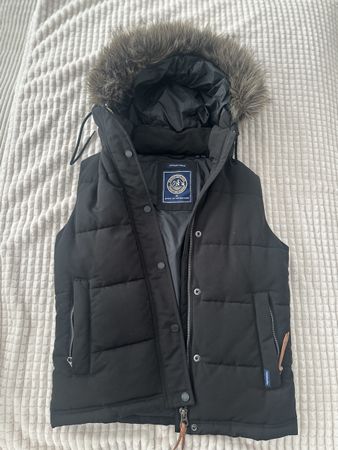 Superdry Damen Winterweste mit Kapuze & Fell