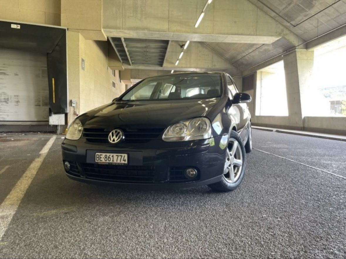 VW Automobili: VW Golf 5 2.0 4 Motion - 8fach bereift – Usato da Suhr venduto da albi-34 1