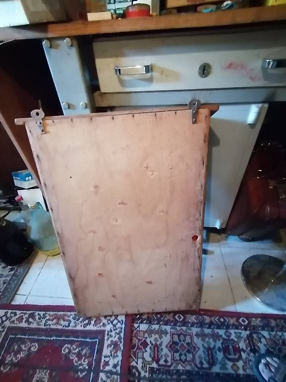 Vetrine: Vitrine en chêne ancienne – Usato da Cheyres venduto da Capitain 1