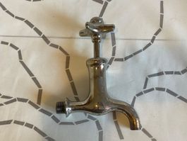 Vintage Wasserhahn mit Keramikbeschriftung (#2)