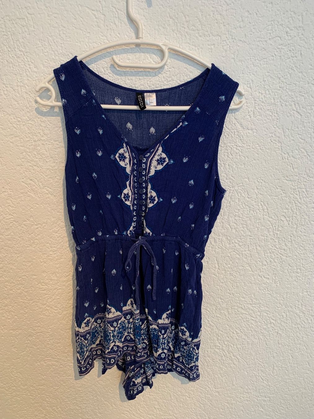 H&M Tute: H&M kurzer Jumpsuit blau Gr. M – Usato da Fislisbach venduto da KolibriSecondhand