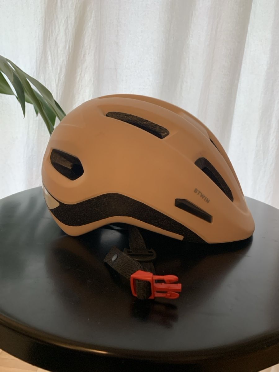 Decathlon Caschi: Helm in guetn Zustand – Usato da Bern venduto da sil_82hk 1