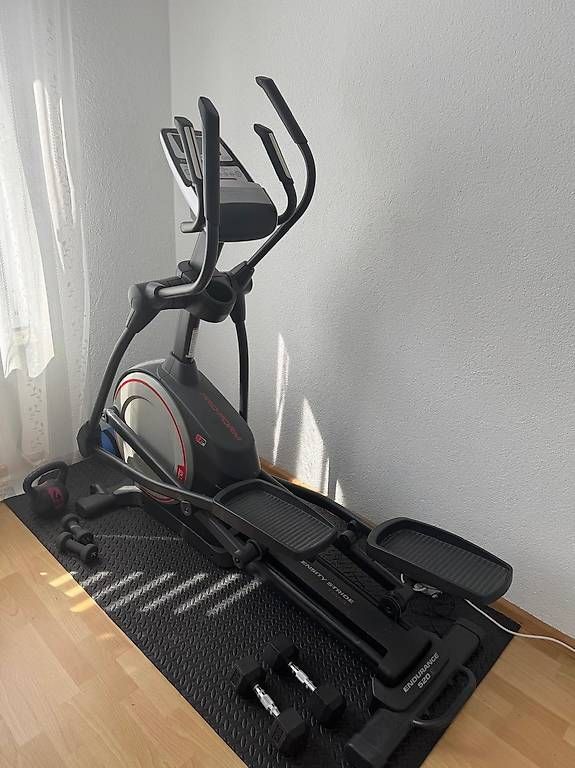 Hometrainer: ProForm Endurance 520 Ellipsentrainer  Top Zustand – Usato da Liestal venduto da aln_wsc2