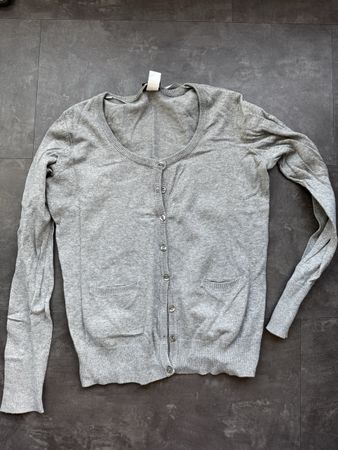 Grey Cardigan, Jäcklein in Grau