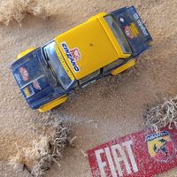 Fiat Abarth Deko-Objekt, Modellauto auf Leinwand, 1/43