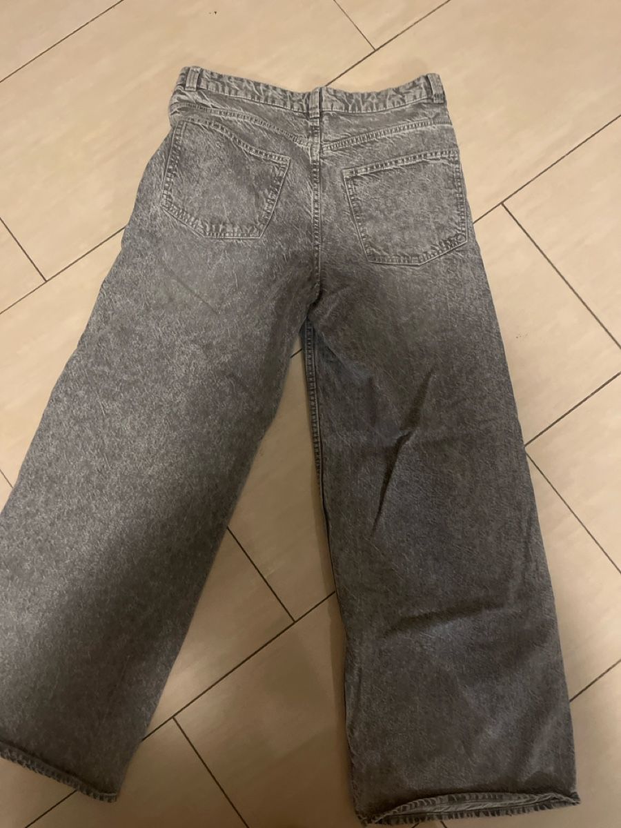 H&M Jeans: Jeans gris H&M – Gebraucht aus Icogne von Molfo 2