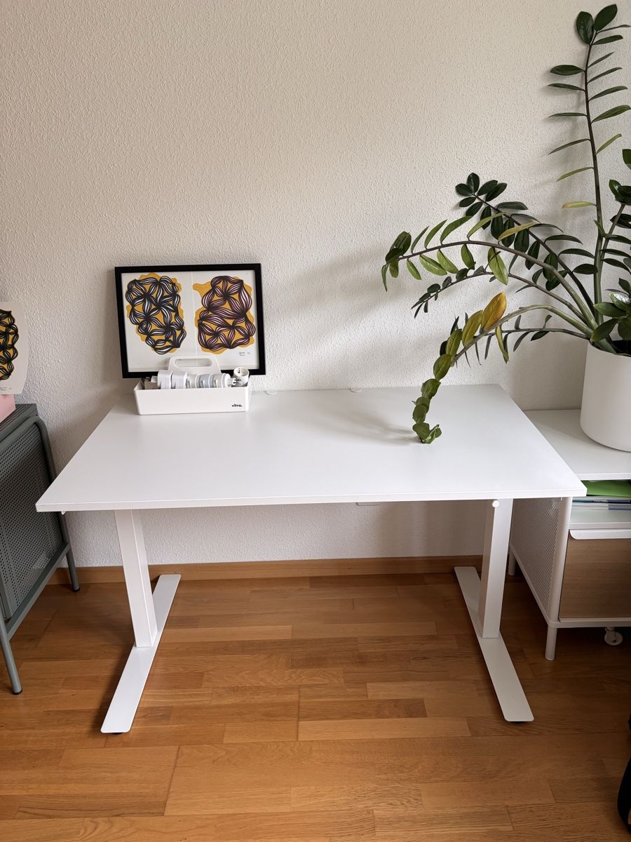 Bureaux: Ikea trotten. Standing - elevable desk – D'occasion à Zürich par Alejandro-