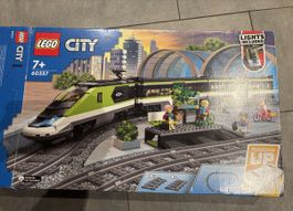 LEGO City Personenzug 60337 mit Schienen