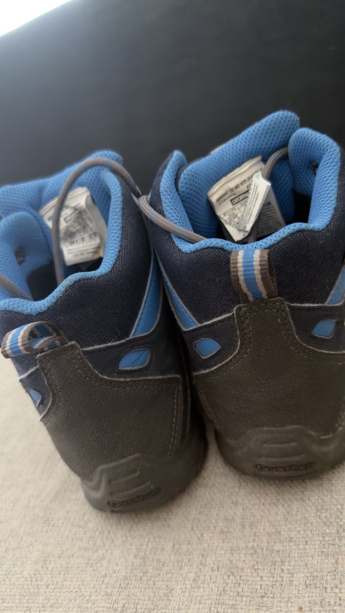 Decathlon Scarpe per ragazzi: Chaussures de marche Quechua bleu taille 36 – Usato da Riddes venduto da Elina. 4