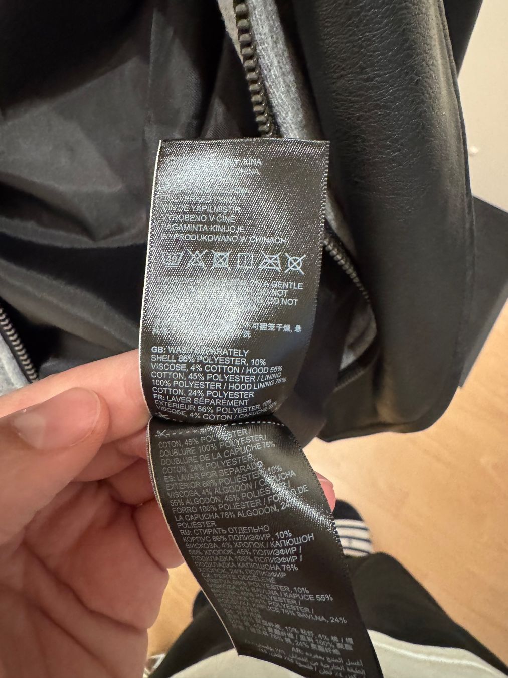 Superdry Giacche: Superdry  (Kunst-)Lederjacke Schwarz mit Kapuze – Usato da Zürich venduto da GC96 2
